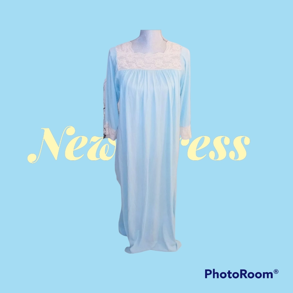 Vintage 1960"s night gown Sleepwear soft silky mid century trad wife